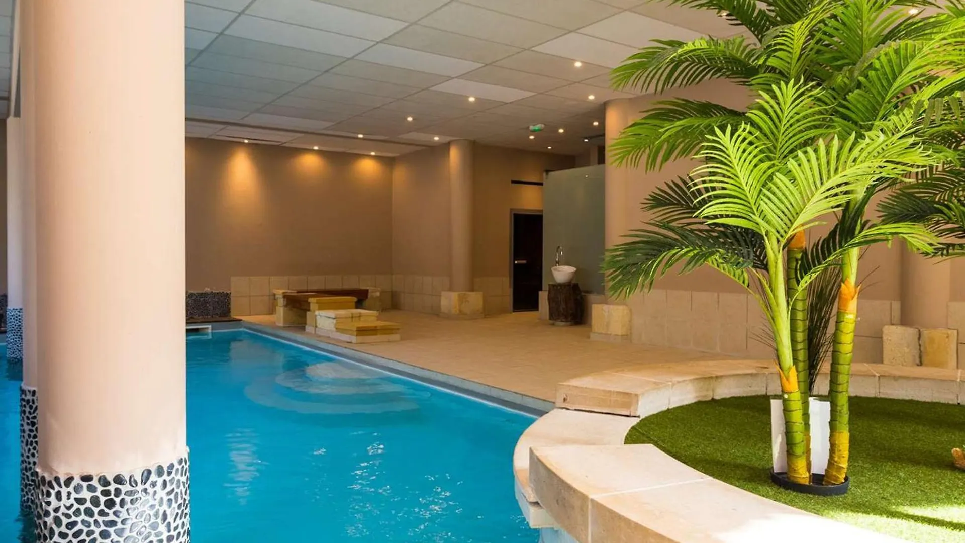 Appartement Central Avec Piscine, Sauna, Parking Et Balcon - 6 Personnes - Fr-1-296-398 Saint-Lary-Soulan